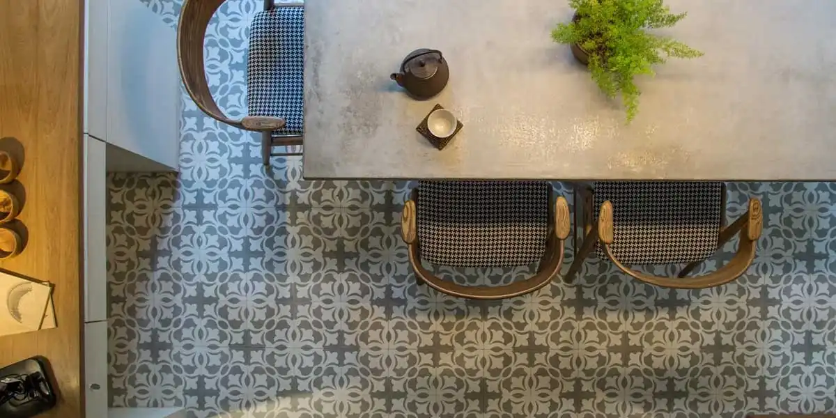  Beautiful Classic Heritage tiles enhancing a Dining Room ambiance.
 